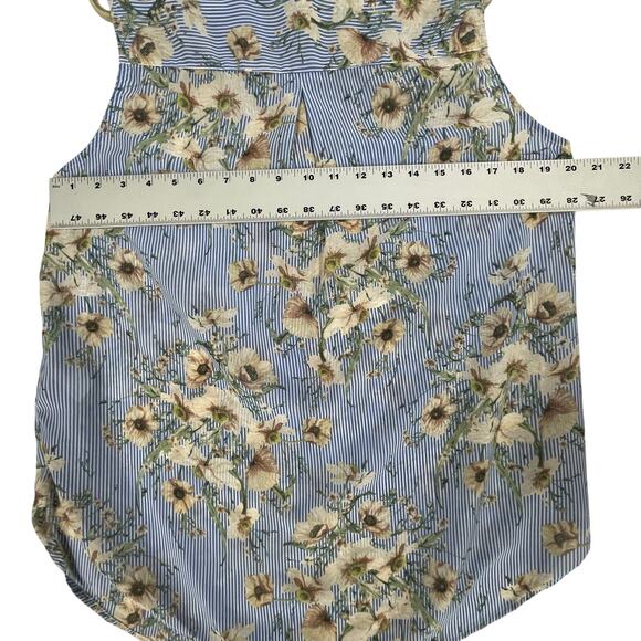HM Blouse Size 8 Blue White Floral All Over Print Sleeveless Button Up Preppy - Picture 5 of 7